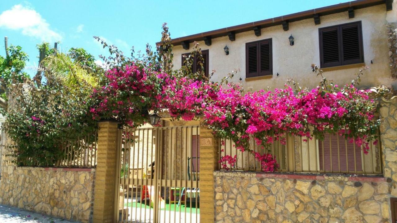 Casa Vacanze Mediterraneo Villa Tre Fontane Exterior photo